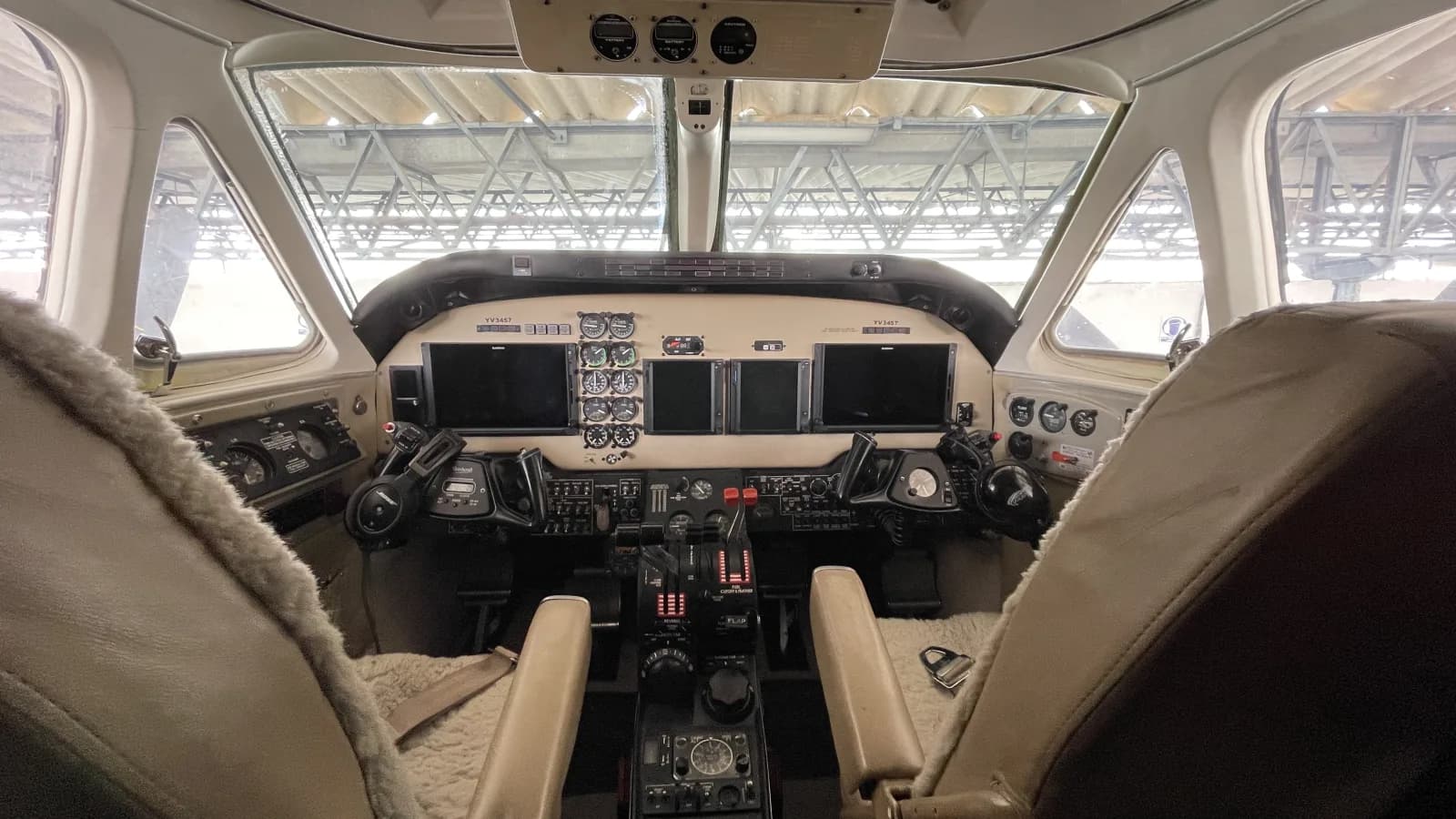 Beechcraft King Air B100 (Bravo 100) imagen de galería 9